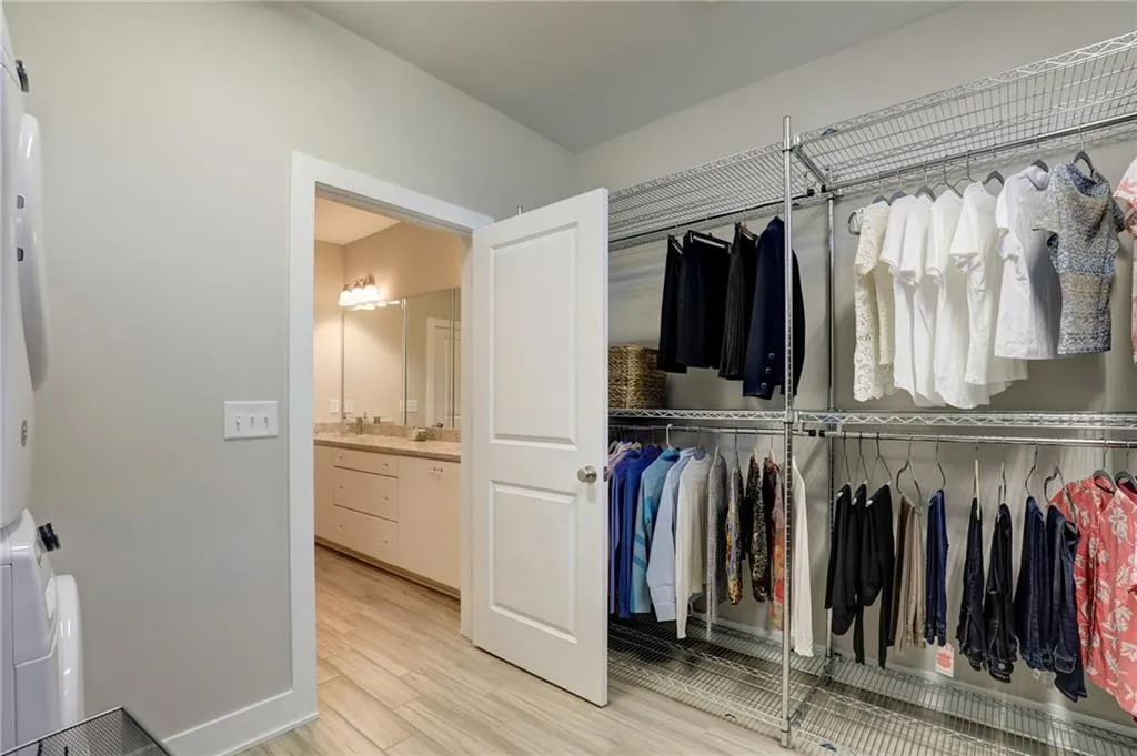 6719 Cadence Boulevard Unit 33, Sandy Springs, Georgia 30328, 1 Bedroom Bedrooms, ,2 BathroomsBathrooms,Residential,Sold,6719 Cadence Boulevard Unit 33,6817676