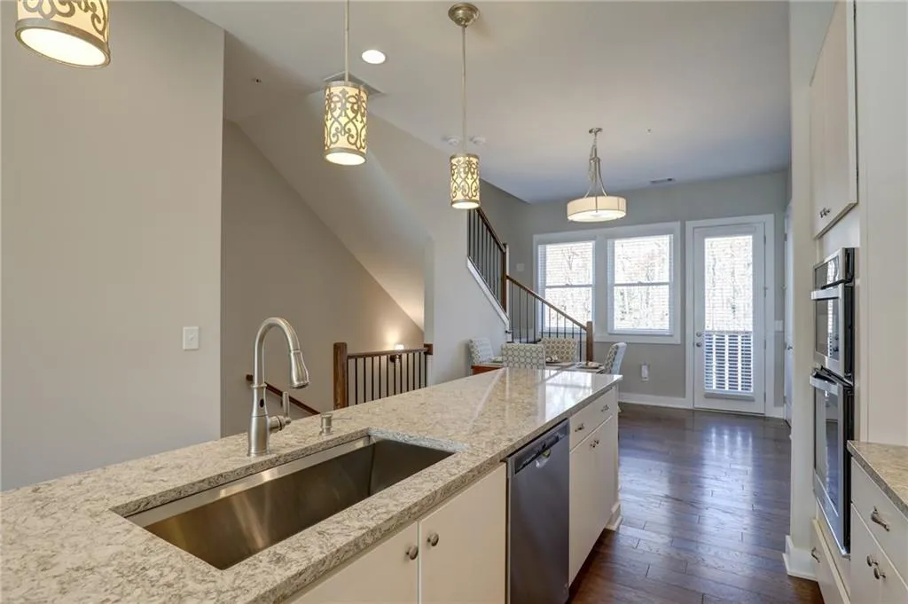 6719 Cadence Boulevard Unit 33, Sandy Springs, Georgia 30328, 1 Bedroom Bedrooms, ,2 BathroomsBathrooms,Residential,Sold,6719 Cadence Boulevard Unit 33,6817676