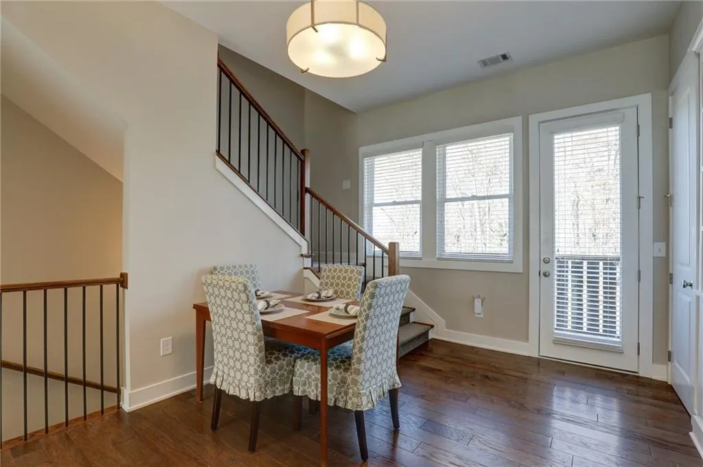 6719 Cadence Boulevard Unit 33, Sandy Springs, Georgia 30328, 1 Bedroom Bedrooms, ,2 BathroomsBathrooms,Residential,Sold,6719 Cadence Boulevard Unit 33,6817676