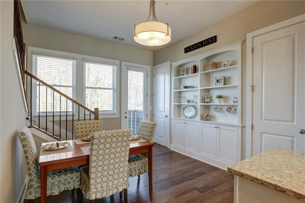 6719 Cadence Boulevard Unit 33, Sandy Springs, Georgia 30328, 1 Bedroom Bedrooms, ,2 BathroomsBathrooms,Residential,Sold,6719 Cadence Boulevard Unit 33,6817676