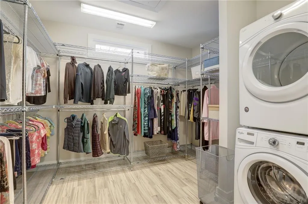 6719 Cadence Boulevard Unit 33, Sandy Springs, Georgia 30328, 1 Bedroom Bedrooms, ,2 BathroomsBathrooms,Residential,Sold,6719 Cadence Boulevard Unit 33,6817676