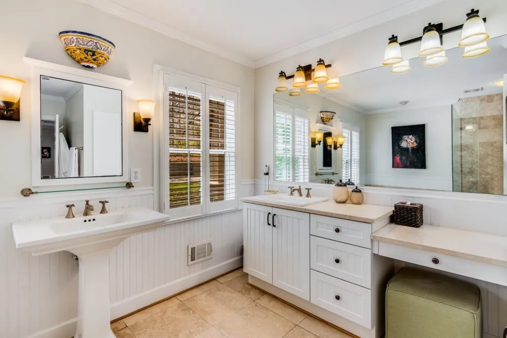 1355 Indian Trail Nw, Sandy Springs, Georgia 30327, 4 Bedrooms Bedrooms, ,4 BathroomsBathrooms,Residential,Sold,1355 Indian Trail Nw,7162959