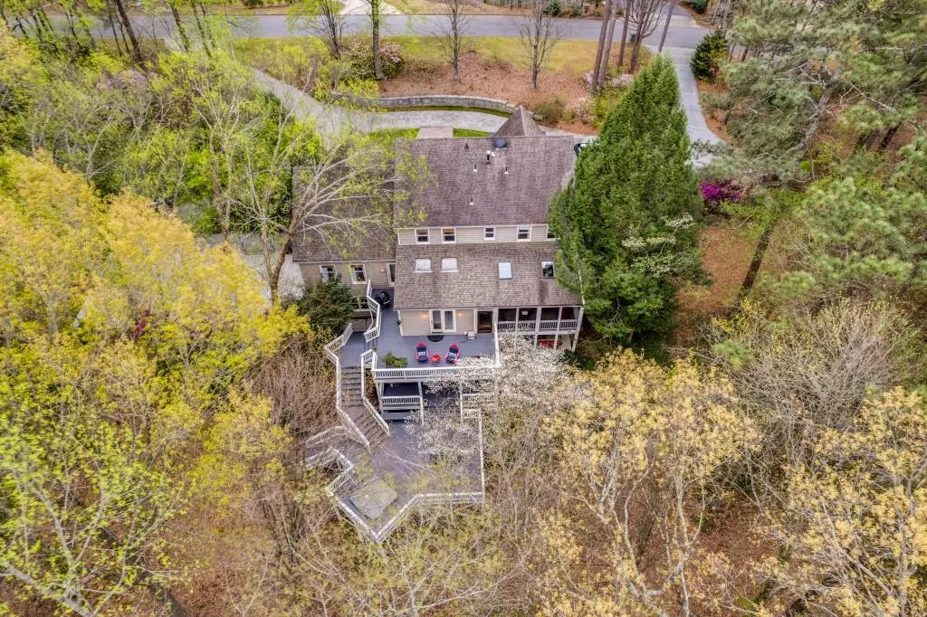 1355 Indian Trail Nw, Sandy Springs, Georgia 30327, 4 Bedrooms Bedrooms, ,4 BathroomsBathrooms,Residential,Sold,1355 Indian Trail Nw,7162959