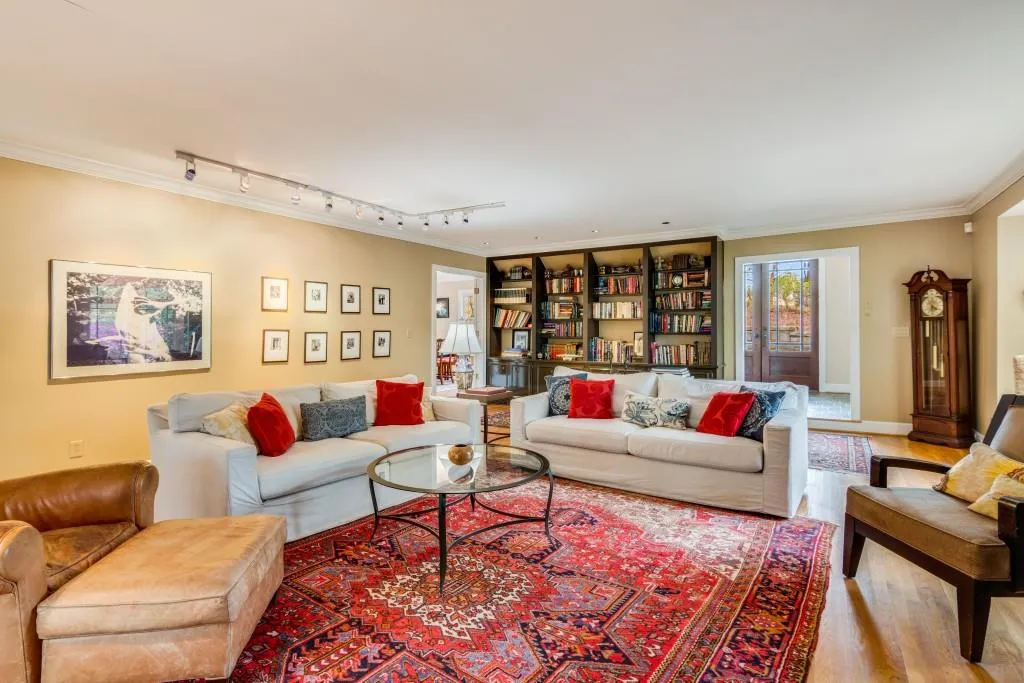 1355 Indian Trail Nw, Sandy Springs, Georgia 30327, 4 Bedrooms Bedrooms, ,4 BathroomsBathrooms,Residential,Sold,1355 Indian Trail Nw,7162959