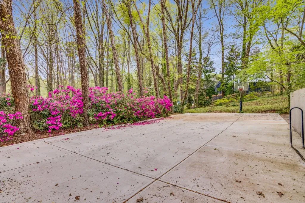 1355 Indian Trail Nw, Sandy Springs, Georgia 30327, 4 Bedrooms Bedrooms, ,4 BathroomsBathrooms,Residential,Sold,1355 Indian Trail Nw,7162959