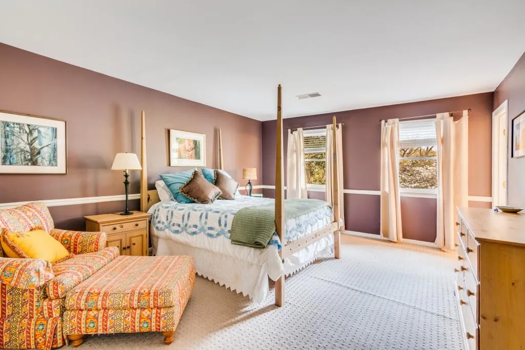 1355 Indian Trail Nw, Sandy Springs, Georgia 30327, 4 Bedrooms Bedrooms, ,4 BathroomsBathrooms,Residential,Sold,1355 Indian Trail Nw,7162959