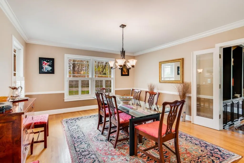 1355 Indian Trail Nw, Sandy Springs, Georgia 30327, 4 Bedrooms Bedrooms, ,4 BathroomsBathrooms,Residential,Sold,1355 Indian Trail Nw,7162959