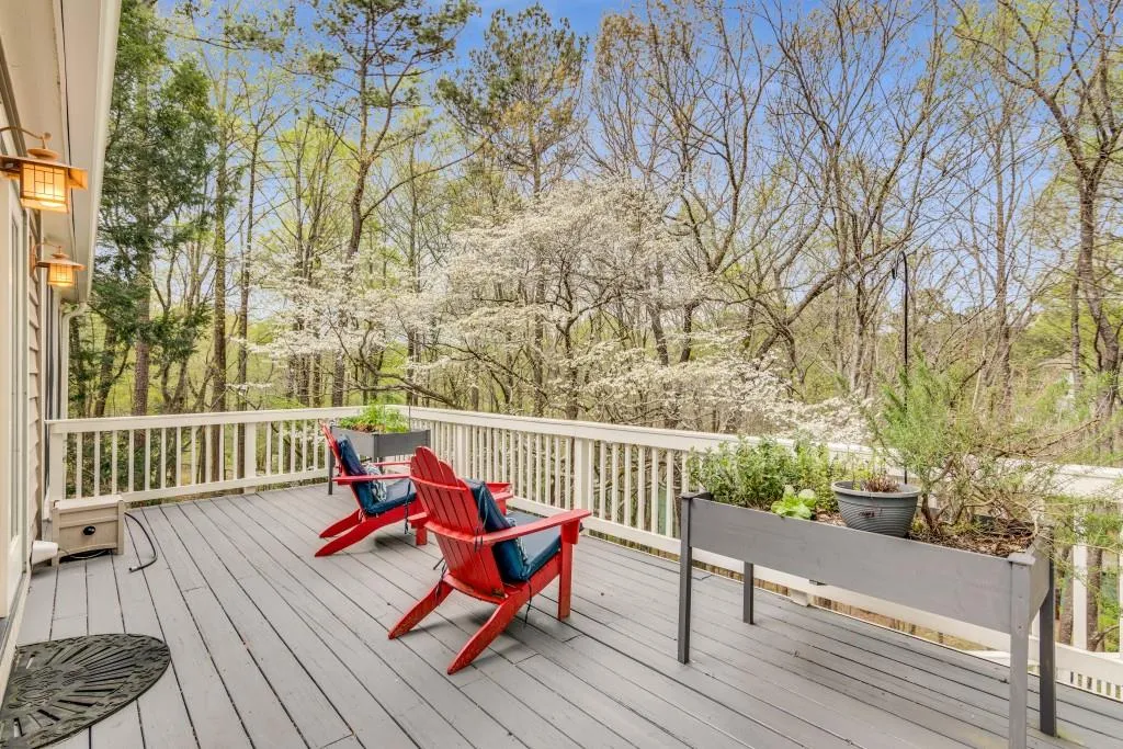 1355 Indian Trail Nw, Sandy Springs, Georgia 30327, 4 Bedrooms Bedrooms, ,4 BathroomsBathrooms,Residential,Sold,1355 Indian Trail Nw,7162959