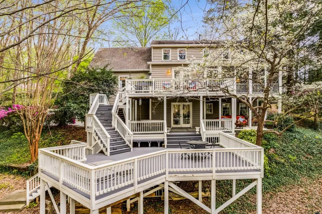 1355 Indian Trail Nw, Sandy Springs, Georgia 30327, 4 Bedrooms Bedrooms, ,4 BathroomsBathrooms,Residential,Sold,1355 Indian Trail Nw,7162959