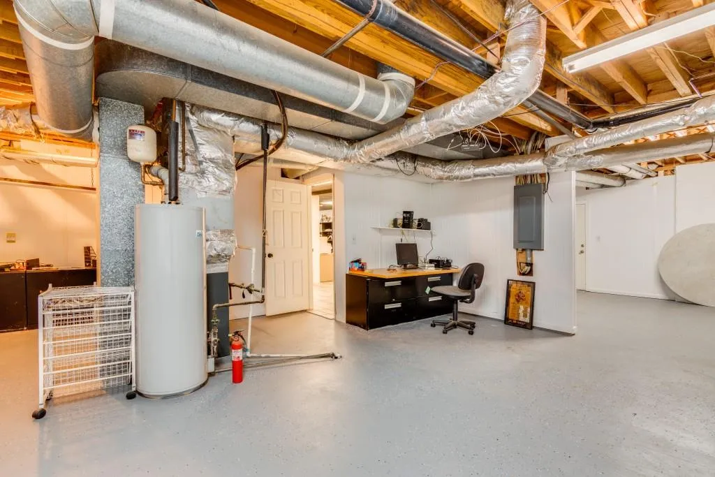 1355 Indian Trail Nw, Sandy Springs, Georgia 30327, 4 Bedrooms Bedrooms, ,4 BathroomsBathrooms,Residential,Sold,1355 Indian Trail Nw,7162959