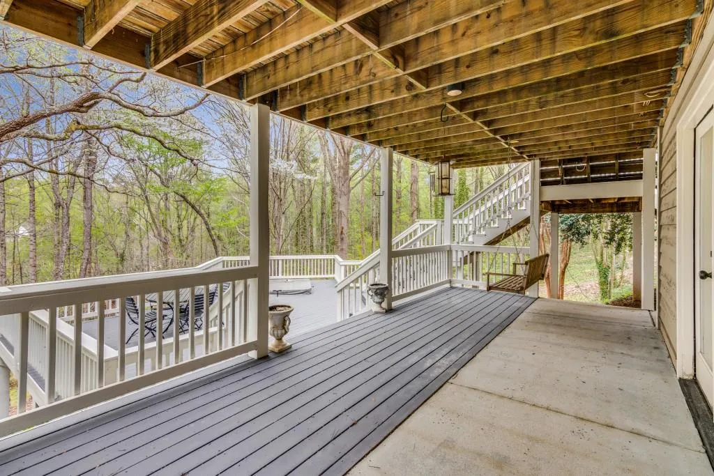 1355 Indian Trail Nw, Sandy Springs, Georgia 30327, 4 Bedrooms Bedrooms, ,4 BathroomsBathrooms,Residential,Sold,1355 Indian Trail Nw,7162959