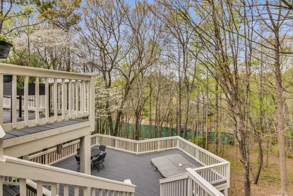 1355 Indian Trail Nw, Sandy Springs, Georgia 30327, 4 Bedrooms Bedrooms, ,4 BathroomsBathrooms,Residential,Sold,1355 Indian Trail Nw,7162959