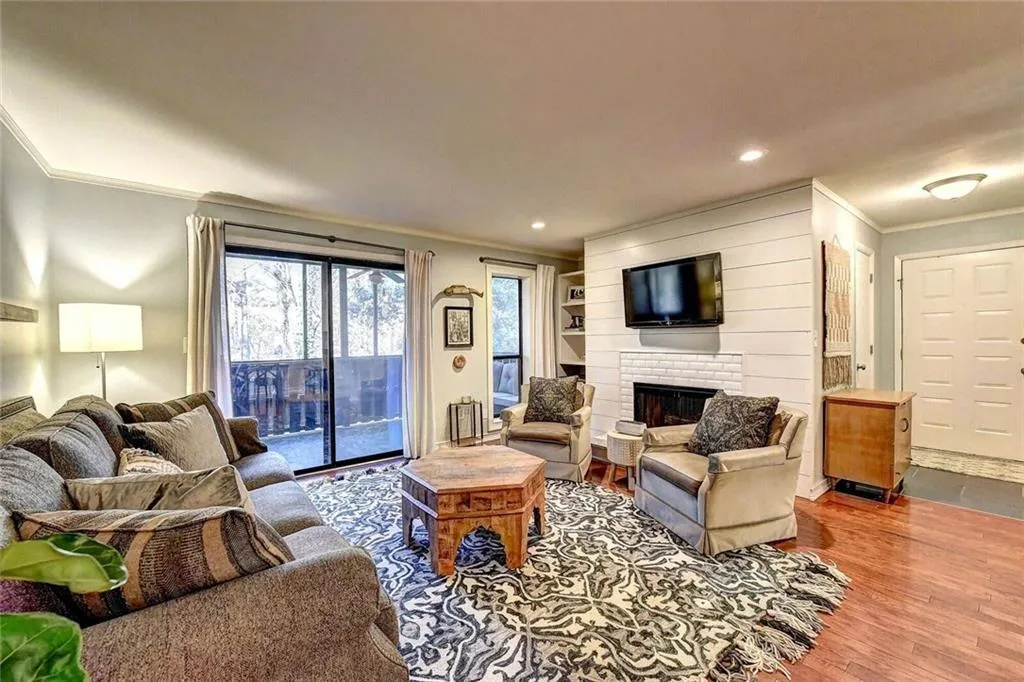 308 Woodcliff Drive Unit 308, Sandy Springs, Georgia 30350, 1 Bedroom Bedrooms, ,1 BathroomBathrooms,Residential,Sold,308 Woodcliff Drive Unit 308,6104585