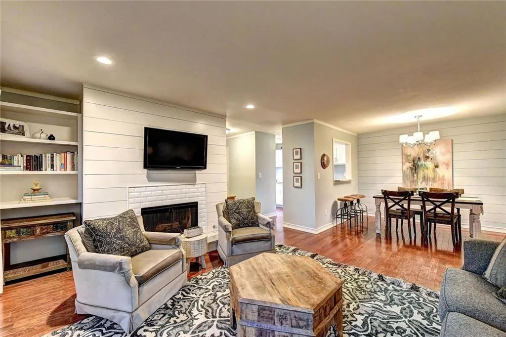 308 Woodcliff Drive Unit 308, Sandy Springs, Georgia 30350, 1 Bedroom Bedrooms, ,1 BathroomBathrooms,Residential,Sold,308 Woodcliff Drive Unit 308,6104585