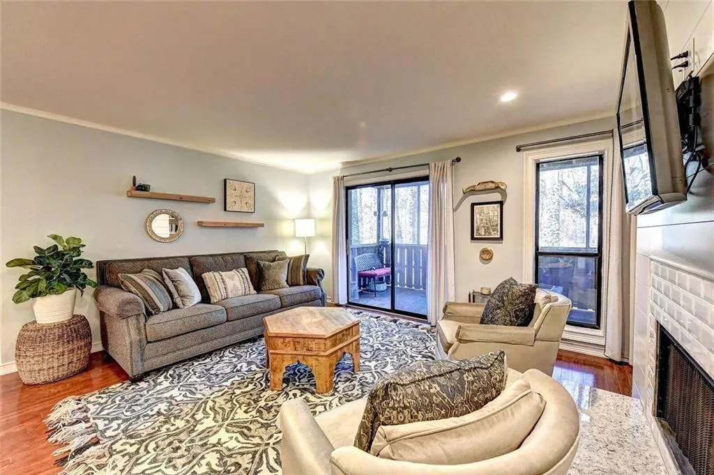 308 Woodcliff Drive Unit 308, Sandy Springs, Georgia 30350, 1 Bedroom Bedrooms, ,1 BathroomBathrooms,Residential,Sold,308 Woodcliff Drive Unit 308,6104585