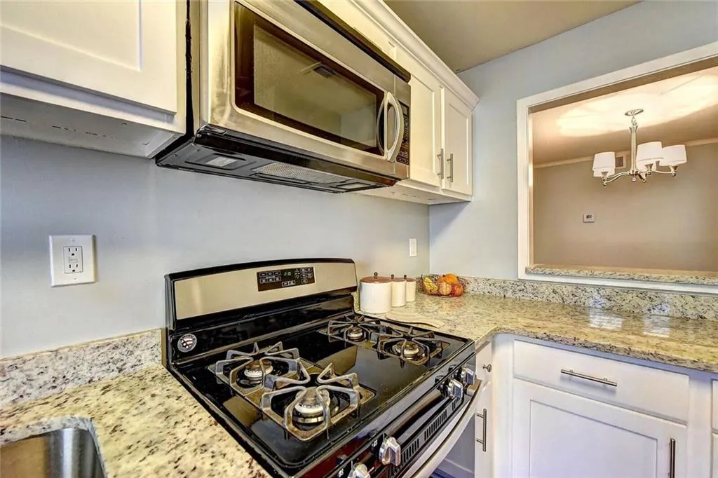 308 Woodcliff Drive Unit 308, Sandy Springs, Georgia 30350, 1 Bedroom Bedrooms, ,1 BathroomBathrooms,Residential,Sold,308 Woodcliff Drive Unit 308,6104585