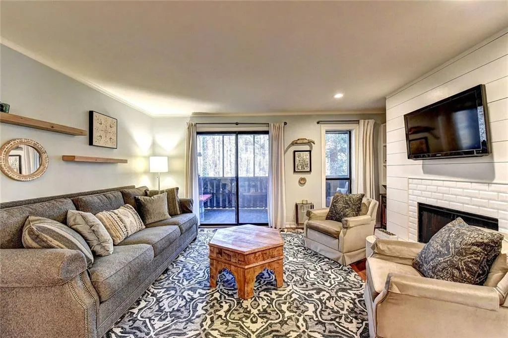 308 Woodcliff Drive Unit 308, Sandy Springs, Georgia 30350, 1 Bedroom Bedrooms, ,1 BathroomBathrooms,Residential,Sold,308 Woodcliff Drive Unit 308,6104585