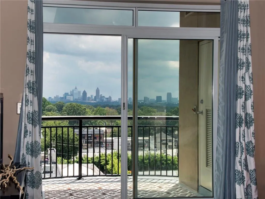 325 E Paces Ferry Road Unit 906, Atlanta, Georgia 30305, 1 Bedroom Bedrooms, ,1 BathroomBathrooms,Residential,Sold,325 E Paces Ferry Road Unit 906,5882069