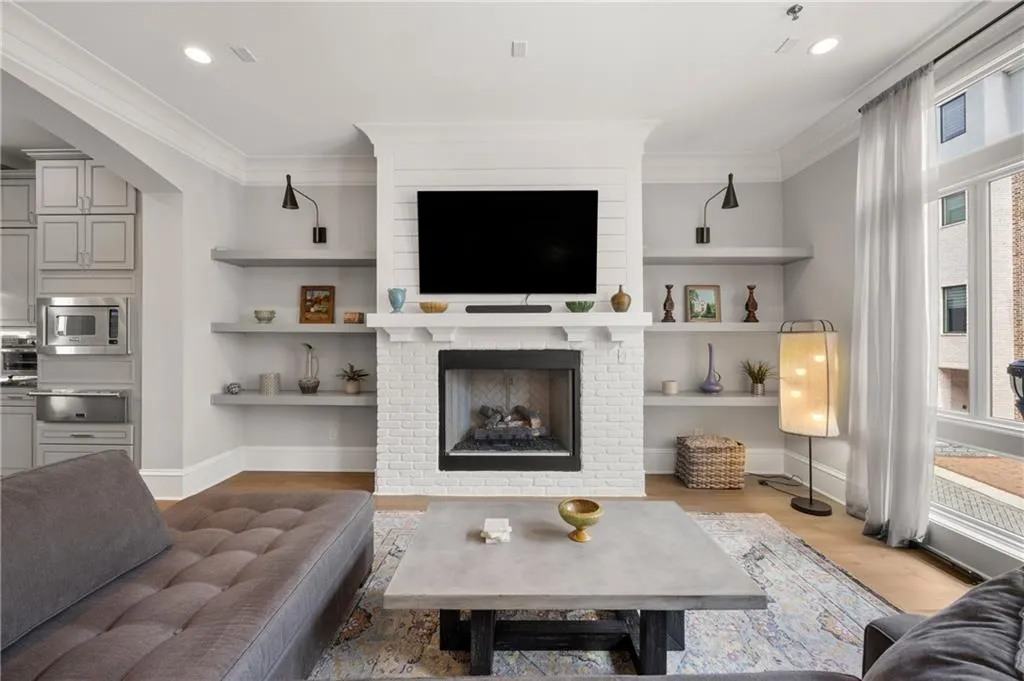 717 Lenox Lane, Atlanta, Georgia 30324, 4 Bedrooms Bedrooms, ,4 BathroomsBathrooms,Residential,For Sale,717 Lenox Lane,7598475