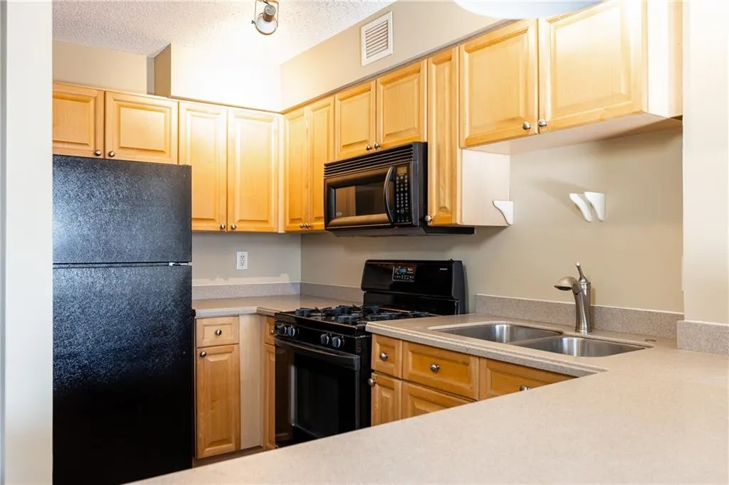 2479 Peachtree Road Ne Unit 1010, Atlanta, Georgia 30305, 1 Bedroom Bedrooms, 0 ,1 BathroomBathrooms,Residential,For Sale,2479 Peachtree Road Ne Unit 1010,7755131