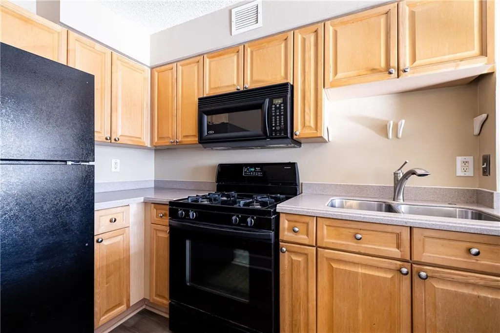 2479 Peachtree Road Ne Unit 1010, Atlanta, Georgia 30305, 1 Bedroom Bedrooms, 0 ,1 BathroomBathrooms,Residential,For Sale,2479 Peachtree Road Ne Unit 1010,7755131