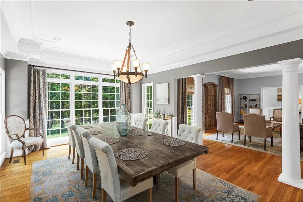 6385 Riverside Drive Nw, Sandy Springs, Georgia 30328, 5 Bedrooms Bedrooms, ,3 BathroomsBathrooms,Residential,Sold,6385 Riverside Drive Nw,7084885