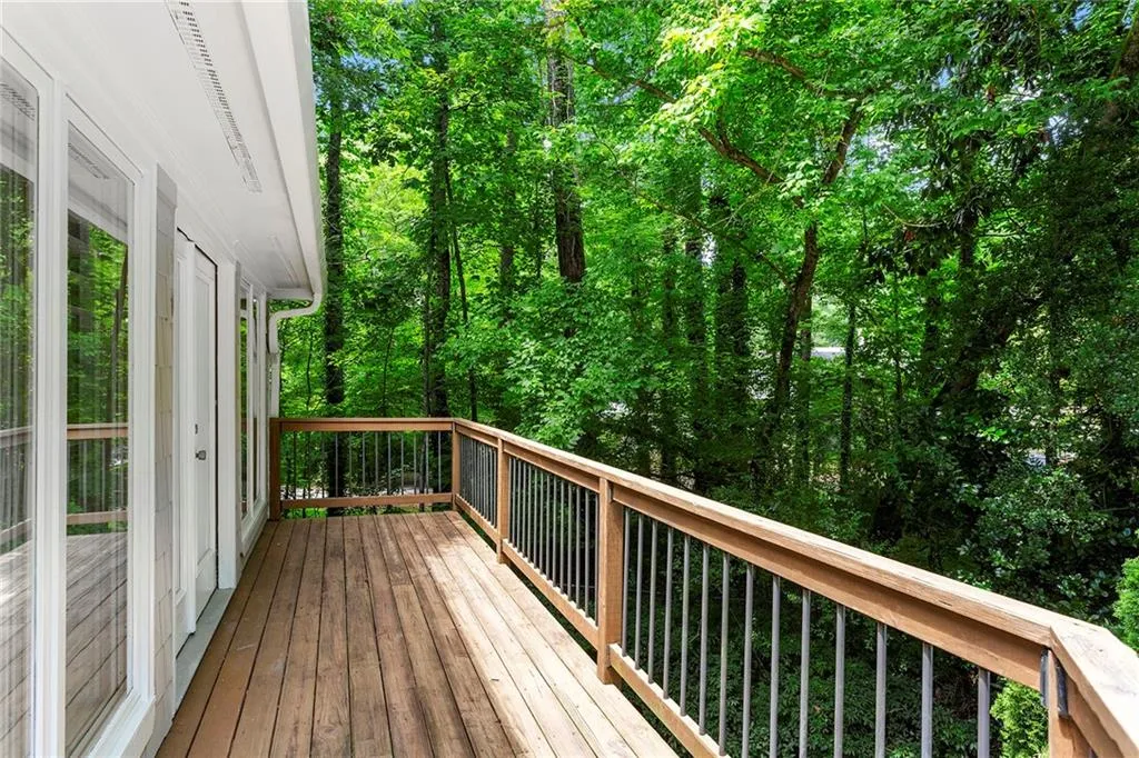 6385 Riverside Drive Nw, Sandy Springs, Georgia 30328, 5 Bedrooms Bedrooms, ,3 BathroomsBathrooms,Residential,Sold,6385 Riverside Drive Nw,7084885
