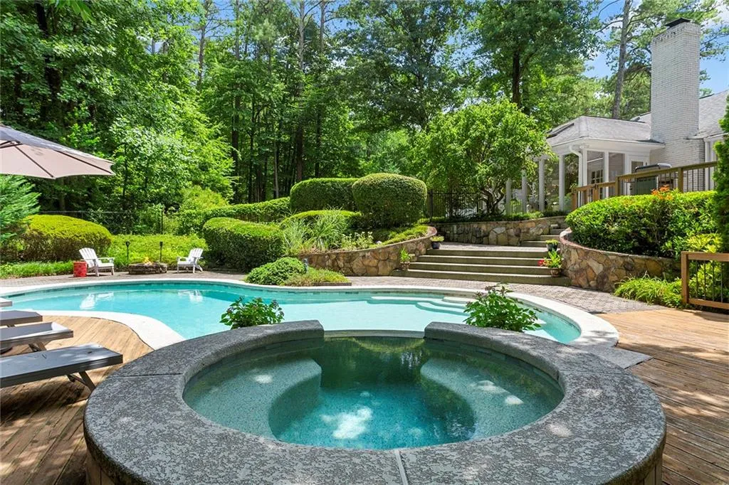 6385 Riverside Drive Nw, Sandy Springs, Georgia 30328, 5 Bedrooms Bedrooms, ,3 BathroomsBathrooms,Residential,Sold,6385 Riverside Drive Nw,7084885
