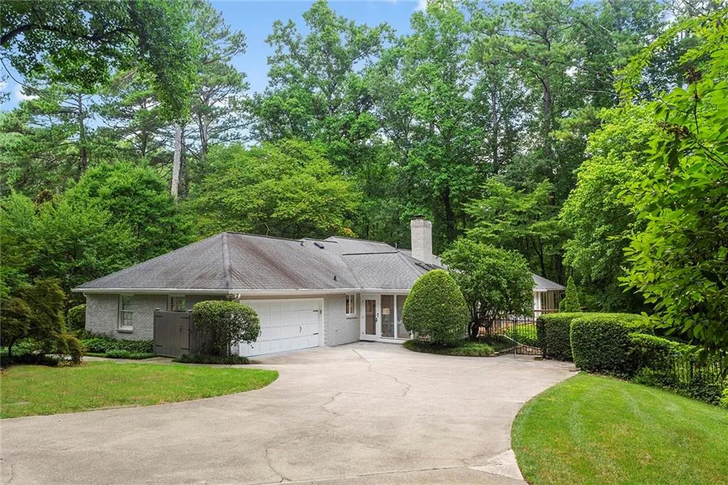6385 Riverside Drive Nw, Sandy Springs, Georgia 30328, 5 Bedrooms Bedrooms, ,3 BathroomsBathrooms,Residential,Sold,6385 Riverside Drive Nw,7084885