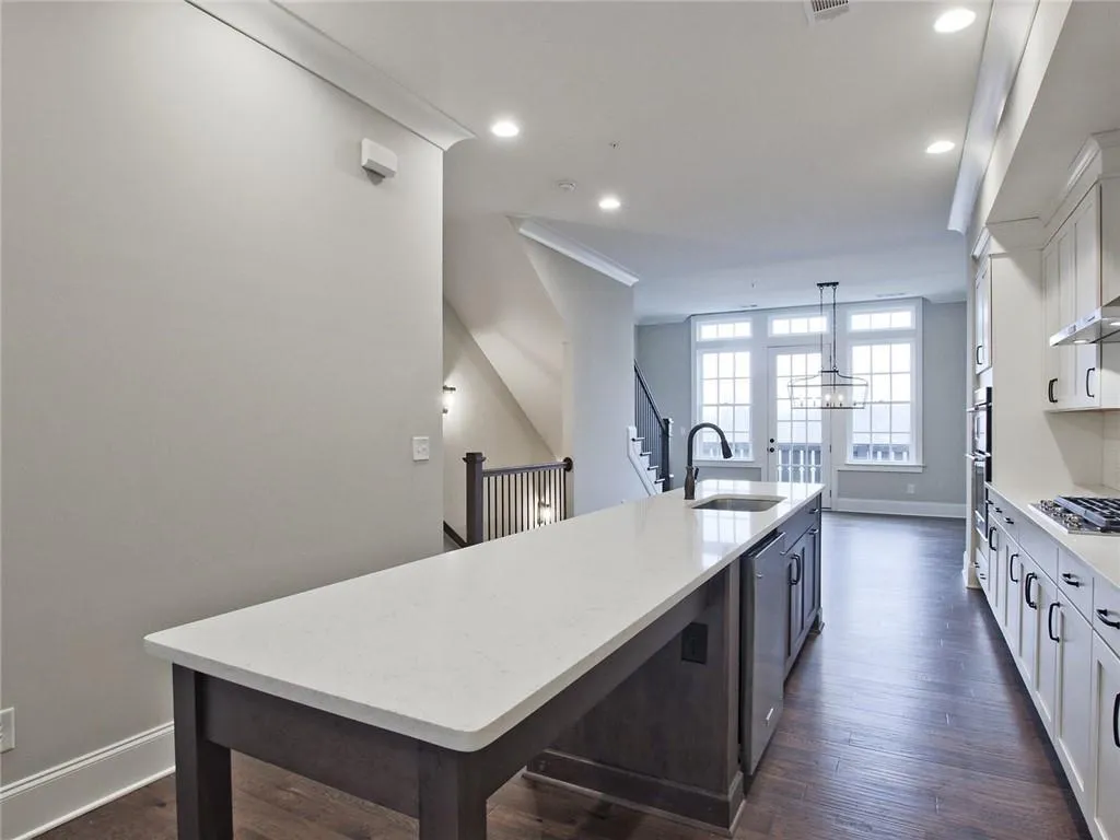 6682 Sterling Drive Unit 665, Sandy Springs, Georgia 30328, 3 Bedrooms Bedrooms, ,3 BathroomsBathrooms,Residential,Sold,6682 Sterling Drive Unit 665,6897991