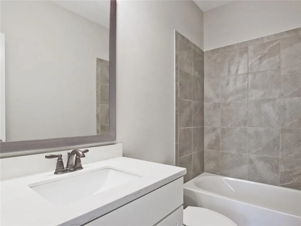 6682 Sterling Drive Unit 665, Sandy Springs, Georgia 30328, 3 Bedrooms Bedrooms, ,3 BathroomsBathrooms,Residential,Sold,6682 Sterling Drive Unit 665,6897991