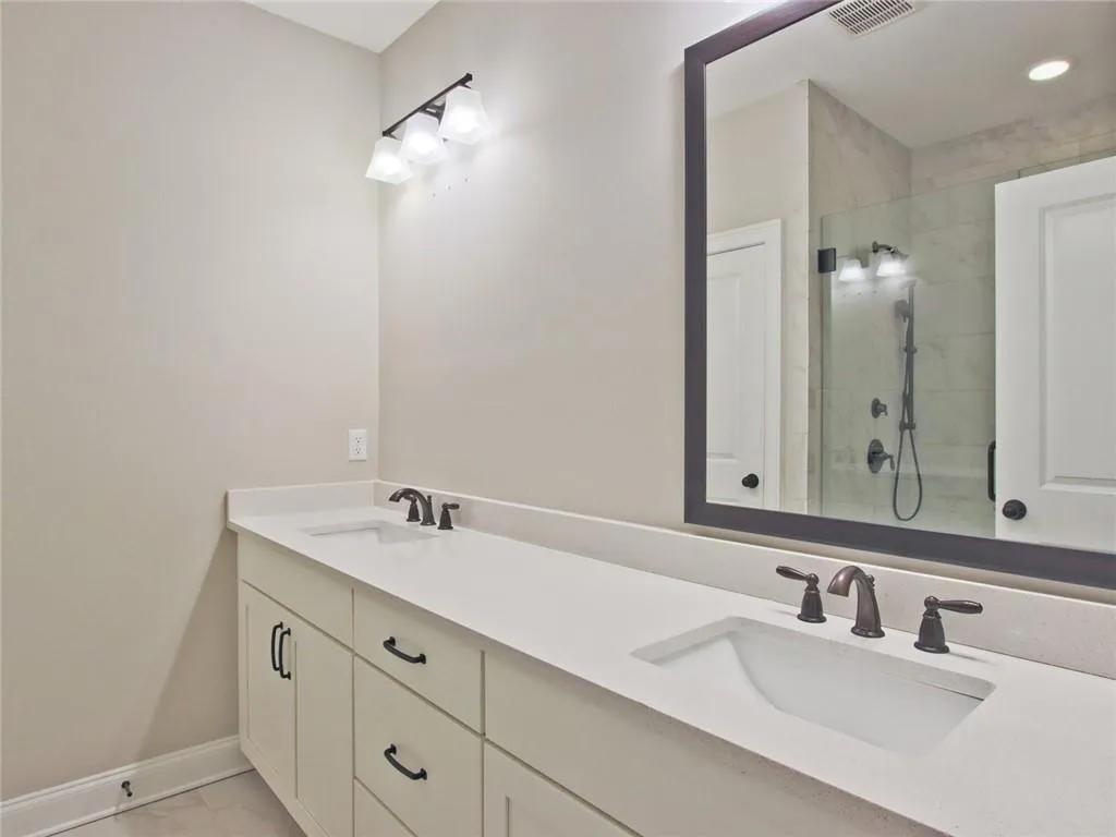 6682 Sterling Drive Unit 665, Sandy Springs, Georgia 30328, 3 Bedrooms Bedrooms, ,3 BathroomsBathrooms,Residential,Sold,6682 Sterling Drive Unit 665,6897991