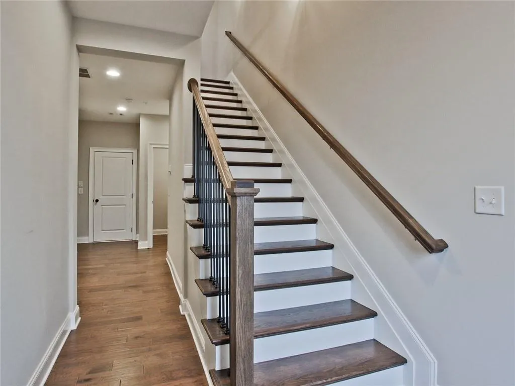 6682 Sterling Drive Unit 665, Sandy Springs, Georgia 30328, 3 Bedrooms Bedrooms, ,3 BathroomsBathrooms,Residential,Sold,6682 Sterling Drive Unit 665,6897991