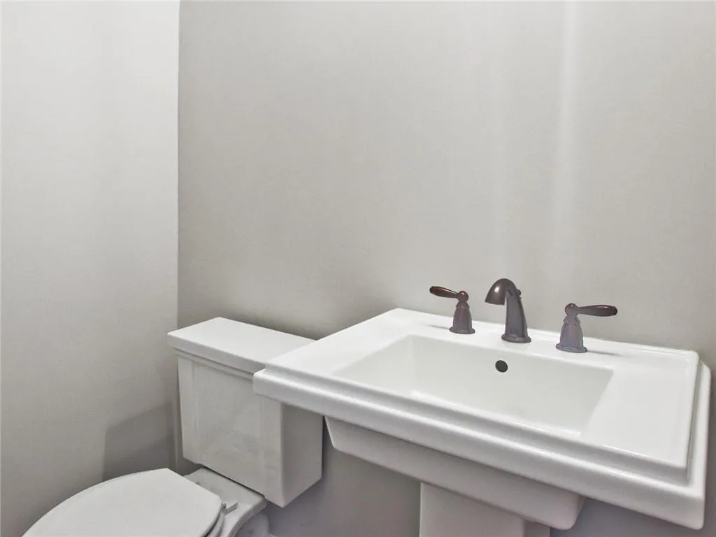 6682 Sterling Drive Unit 665, Sandy Springs, Georgia 30328, 3 Bedrooms Bedrooms, ,3 BathroomsBathrooms,Residential,Sold,6682 Sterling Drive Unit 665,6897991