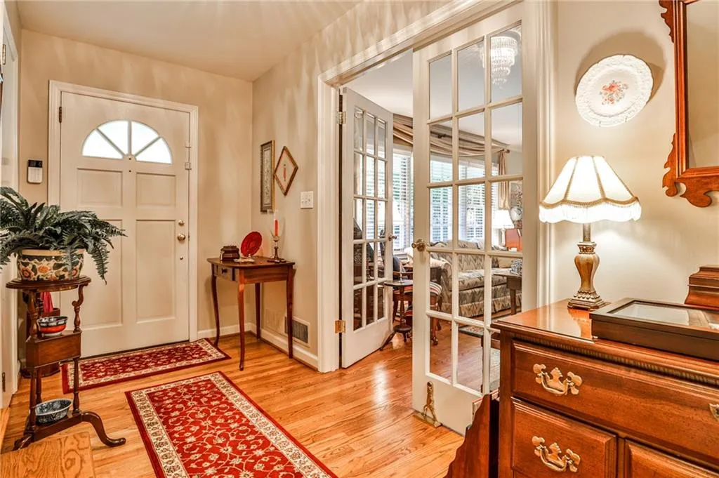 750 Starlight Drive, Atlanta, Georgia 30342, 5 Bedrooms Bedrooms, ,3 BathroomsBathrooms,Residential,Sold,750 Starlight Drive,6956672