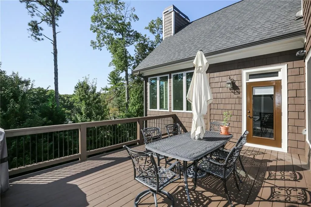 535 Belada Boulevard, Sandy Springs, Georgia 30342, 6 Bedrooms Bedrooms, ,6 BathroomsBathrooms,Residential,Sold,535 Belada Boulevard,6835258