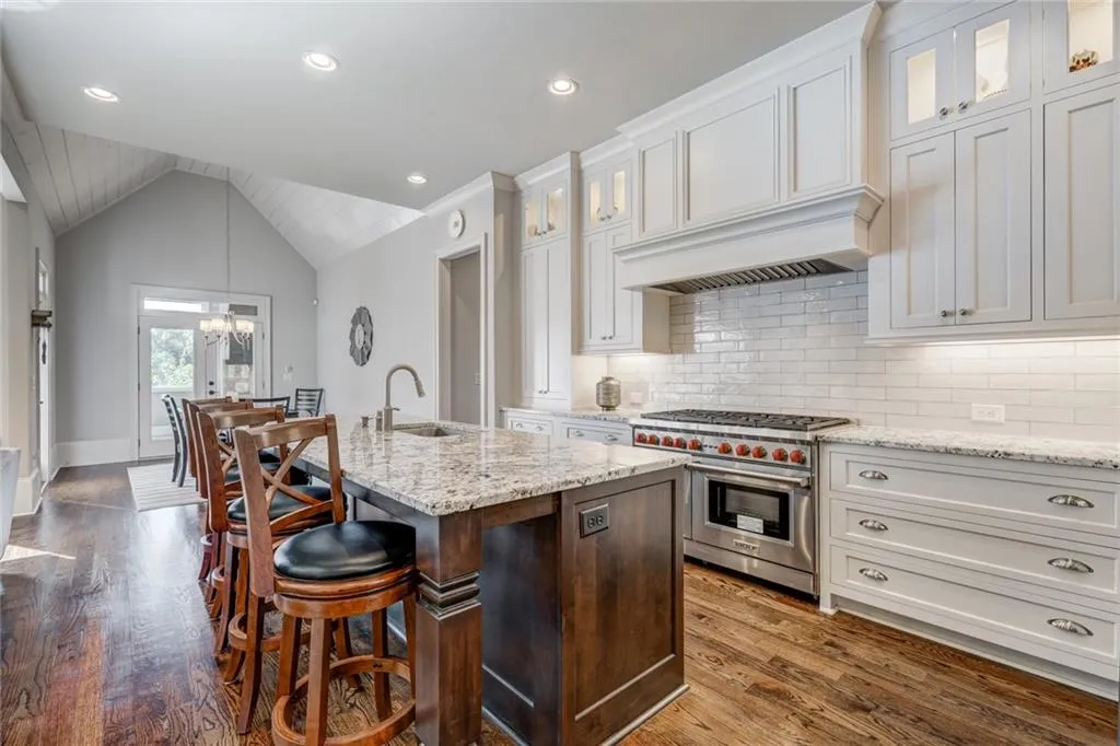 535 Belada Boulevard, Sandy Springs, Georgia 30342, 6 Bedrooms Bedrooms, ,6 BathroomsBathrooms,Residential,Sold,535 Belada Boulevard,6835258