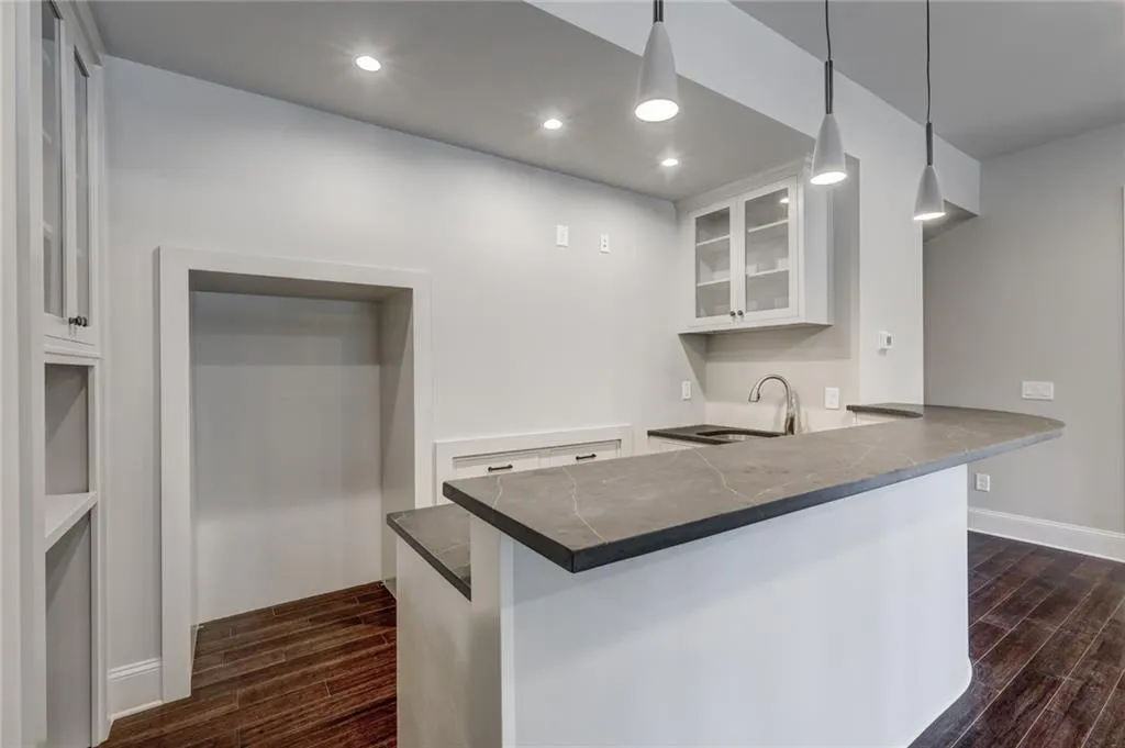 535 Belada Boulevard, Sandy Springs, Georgia 30342, 6 Bedrooms Bedrooms, ,6 BathroomsBathrooms,Residential,Sold,535 Belada Boulevard,6835258