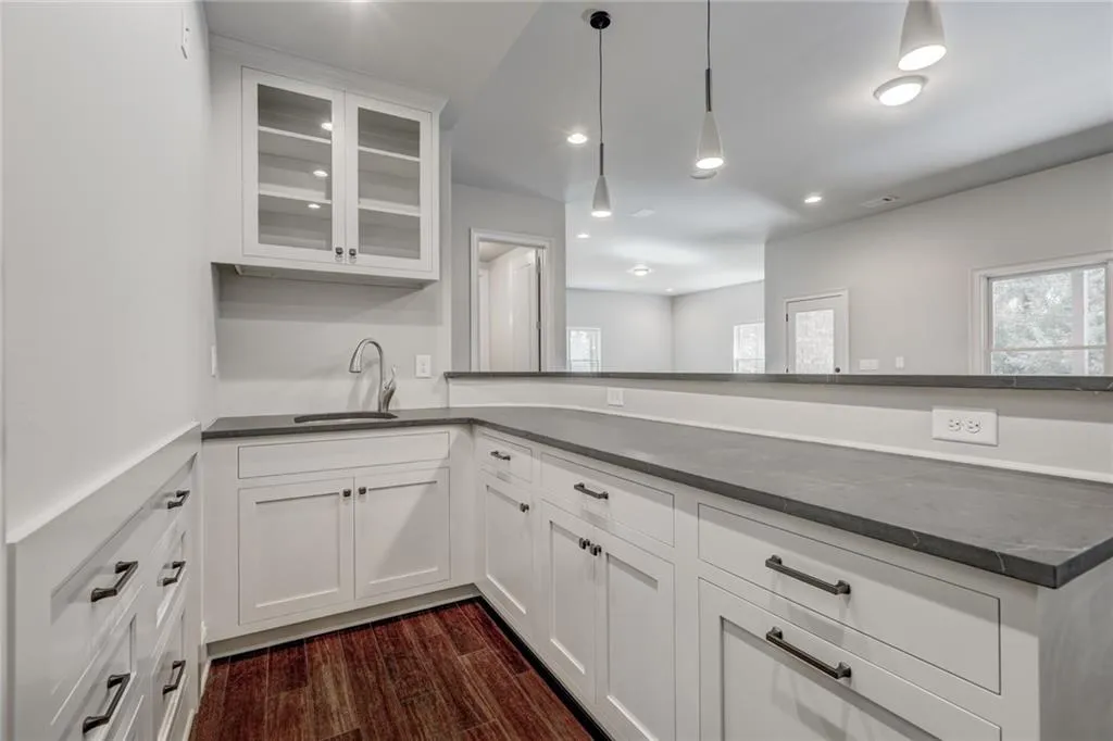 535 Belada Boulevard, Sandy Springs, Georgia 30342, 6 Bedrooms Bedrooms, ,6 BathroomsBathrooms,Residential,Sold,535 Belada Boulevard,6835258