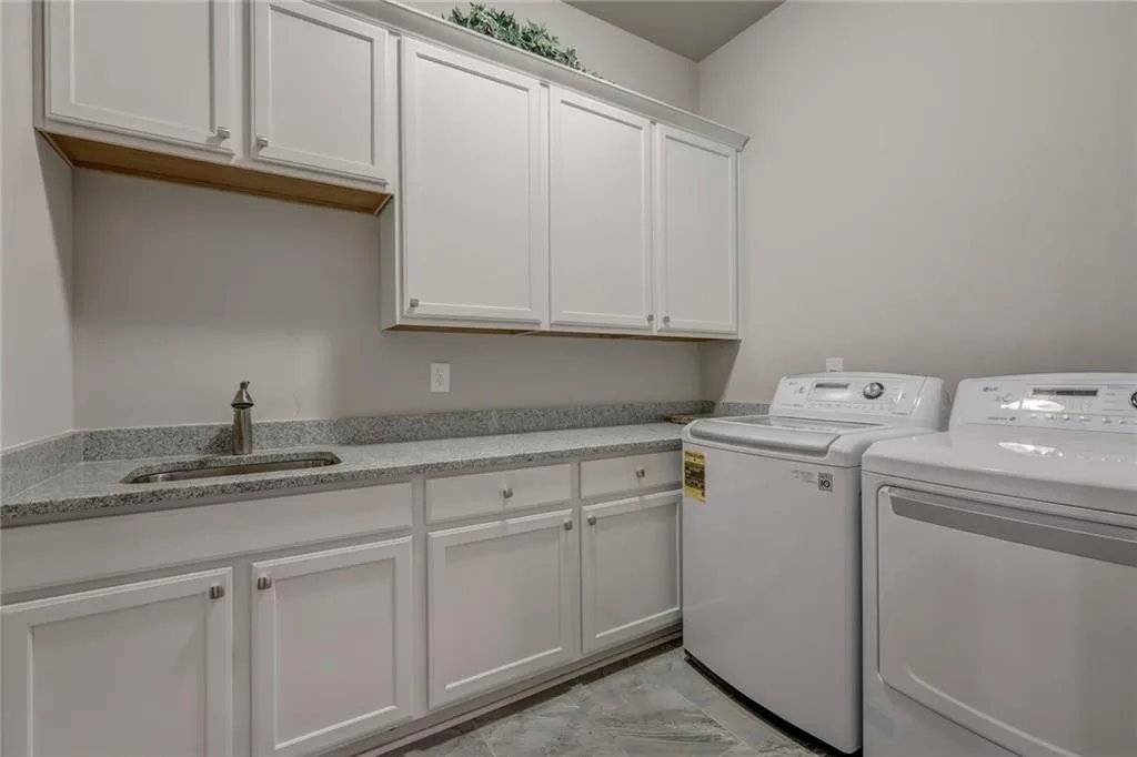 535 Belada Boulevard, Sandy Springs, Georgia 30342, 6 Bedrooms Bedrooms, ,6 BathroomsBathrooms,Residential,Sold,535 Belada Boulevard,6835258