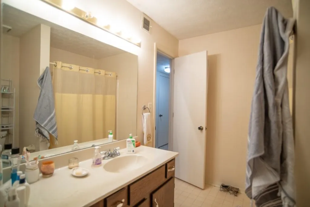 809 Woodcliff Drive, Sandy Springs, Georgia 30350, 2 Bedrooms Bedrooms, ,1 BathroomBathrooms,Residential,Sold,809 Woodcliff Drive,6949766