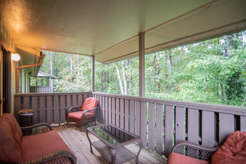 809 Woodcliff Drive, Sandy Springs, Georgia 30350, 2 Bedrooms Bedrooms, ,1 BathroomBathrooms,Residential,Sold,809 Woodcliff Drive,6949766