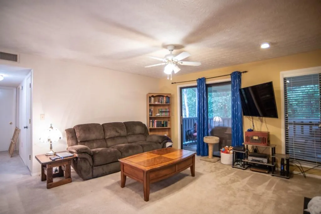 809 Woodcliff Drive, Sandy Springs, Georgia 30350, 2 Bedrooms Bedrooms, ,1 BathroomBathrooms,Residential,Sold,809 Woodcliff Drive,6949766