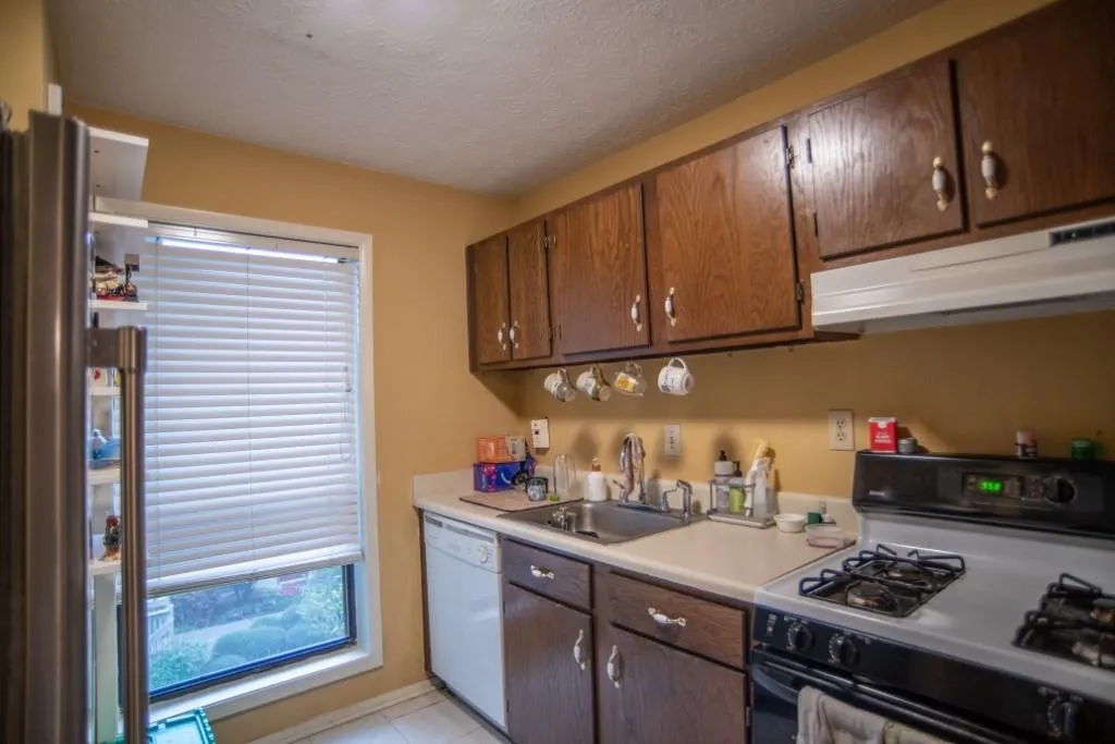 809 Woodcliff Drive, Sandy Springs, Georgia 30350, 2 Bedrooms Bedrooms, ,1 BathroomBathrooms,Residential,Sold,809 Woodcliff Drive,6949766