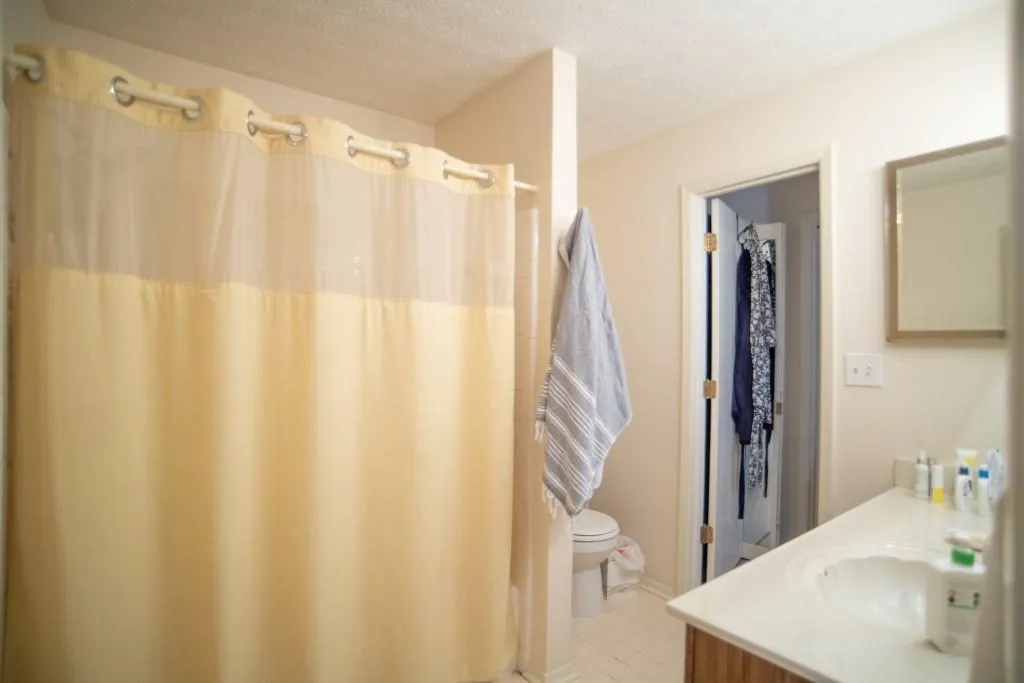 809 Woodcliff Drive, Sandy Springs, Georgia 30350, 2 Bedrooms Bedrooms, ,1 BathroomBathrooms,Residential,Sold,809 Woodcliff Drive,6949766