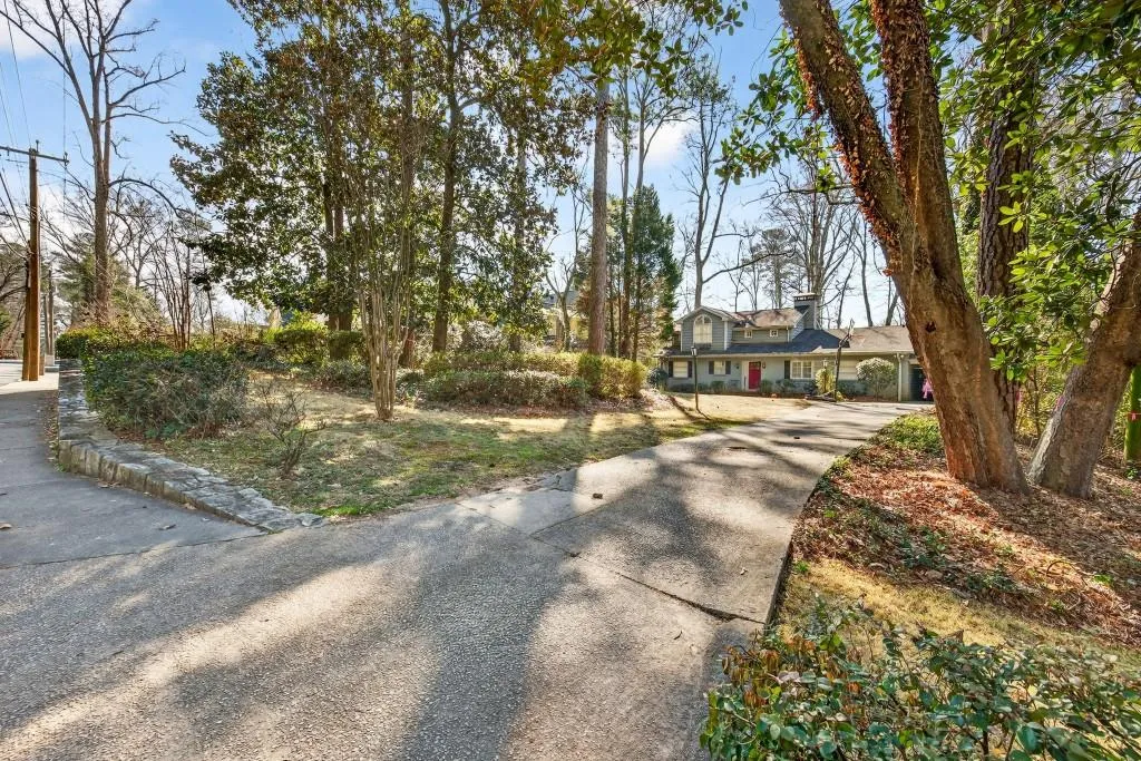 410 Hillside Drive Nw, Atlanta, Georgia 30342, 3 Bedrooms Bedrooms, 0 ,4 BathroomsBathrooms,Residential,Sold,410 Hillside Drive Nw,7730438