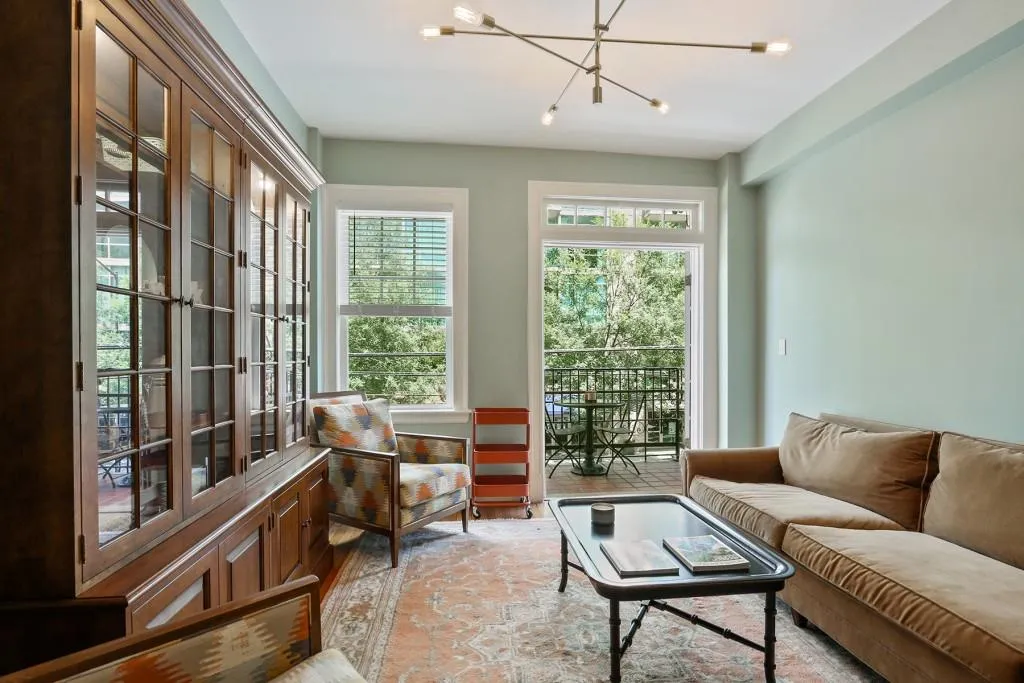 908 Juniper Street Ne Unit 205, Atlanta, Georgia 30309, 2 Bedrooms Bedrooms, ,1 BathroomBathrooms,Residential,Sold,908 Juniper Street Ne Unit 205,6034900