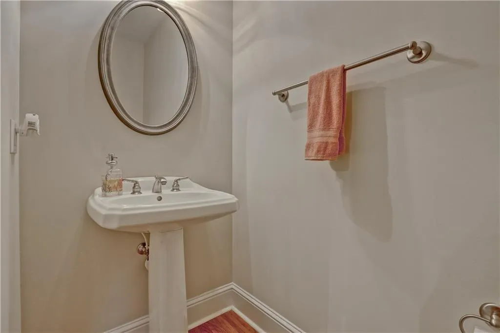 5580 Glenridge Park Unit 5580, Atlanta, Georgia 30342, 2 Bedrooms Bedrooms, ,2 BathroomsBathrooms,Residential,Sold,5580 Glenridge Park Unit 5580,5866989