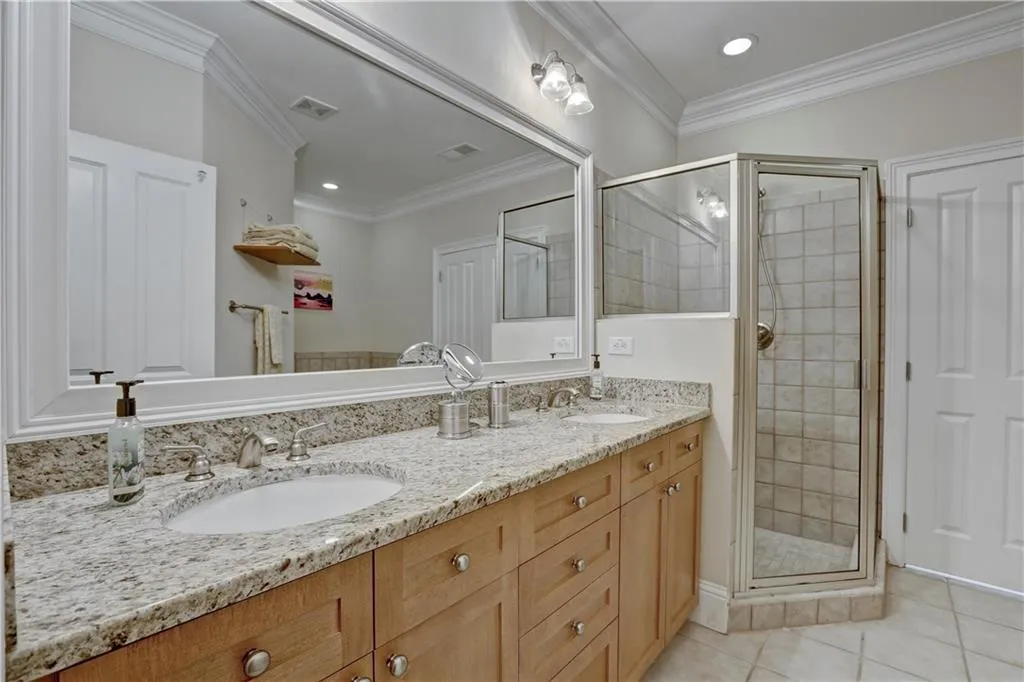 5580 Glenridge Park Unit 5580, Atlanta, Georgia 30342, 2 Bedrooms Bedrooms, ,2 BathroomsBathrooms,Residential,Sold,5580 Glenridge Park Unit 5580,5866989