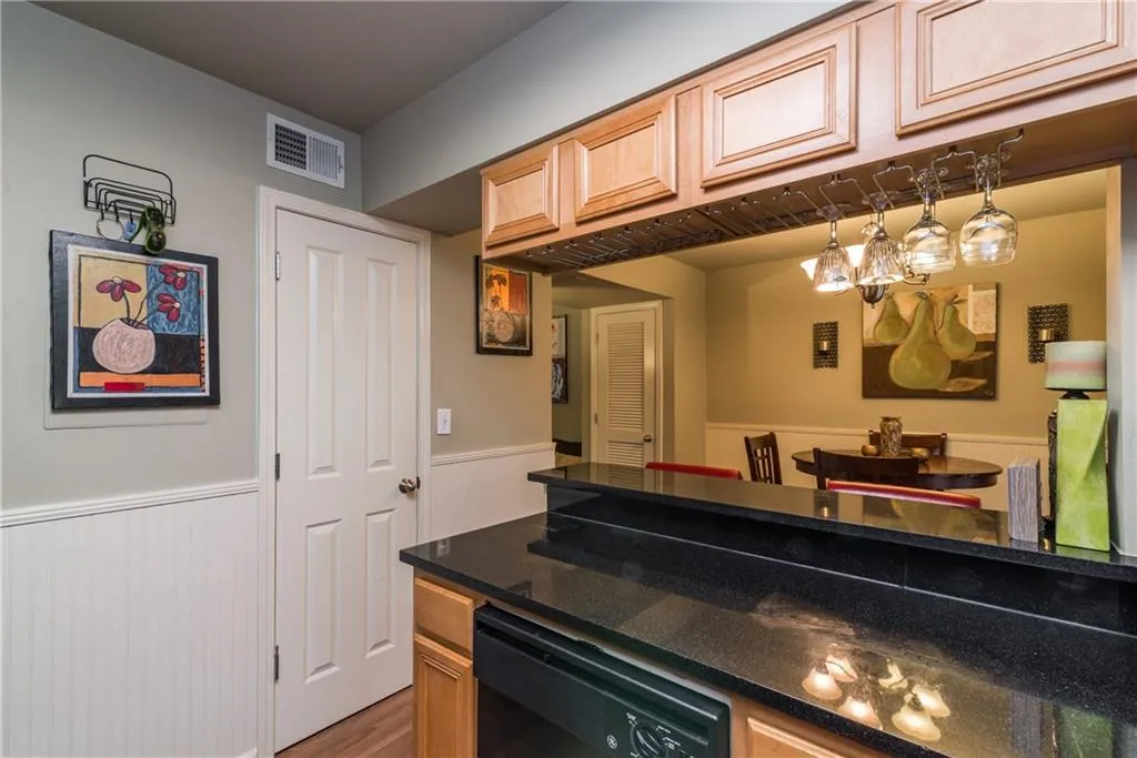 6940 Roswell Road Unit 19c, Atlanta, Georgia 30328, 2 Bedrooms Bedrooms, ,1 BathroomBathrooms,Residential,Sold,6940 Roswell Road Unit 19c,5817351